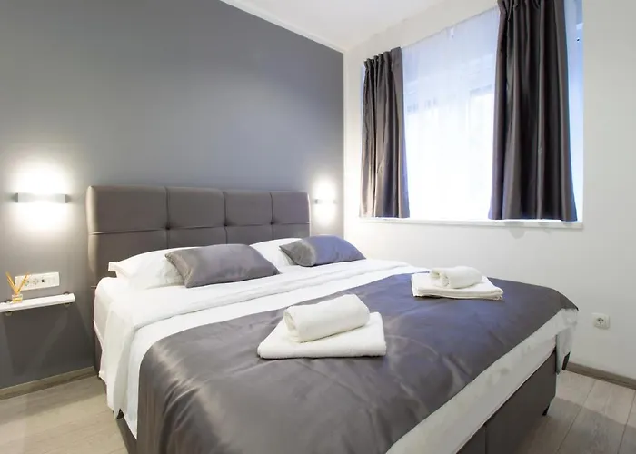 Urban Getaway Apartment *